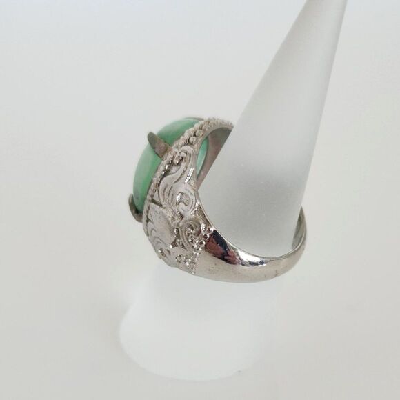 Green Chalcedony Engraved Ring Size 7 - Picture 6 of 11